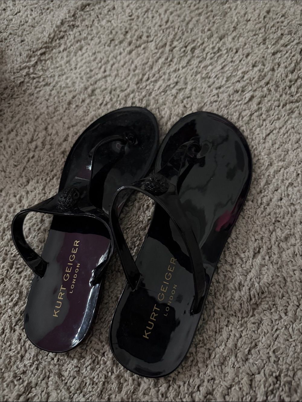 Kurt Geiger London Maddison Eagle Head Sandals
Never Worn
Size: 8.5